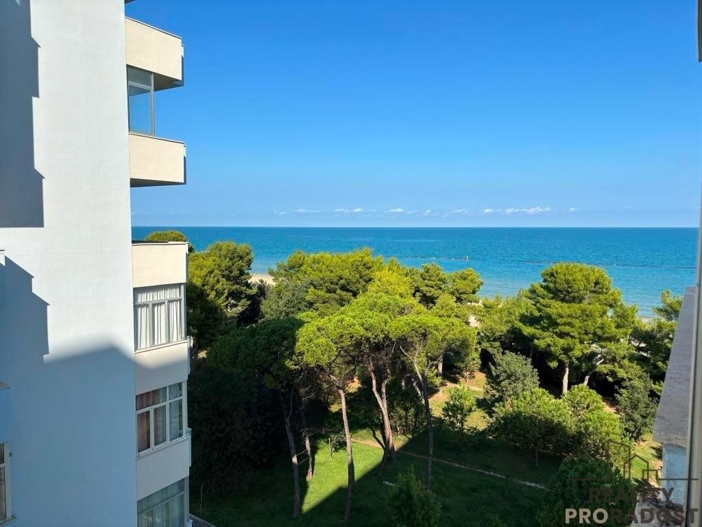 Byty, 987 66, Zahraničí