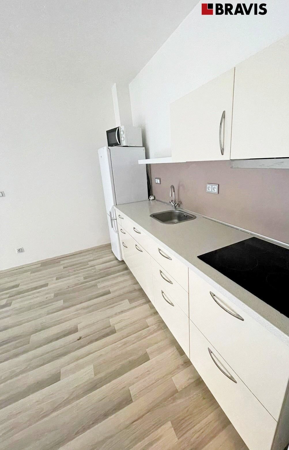 Pronájem byt 1+kk - Moravany, 35 m²