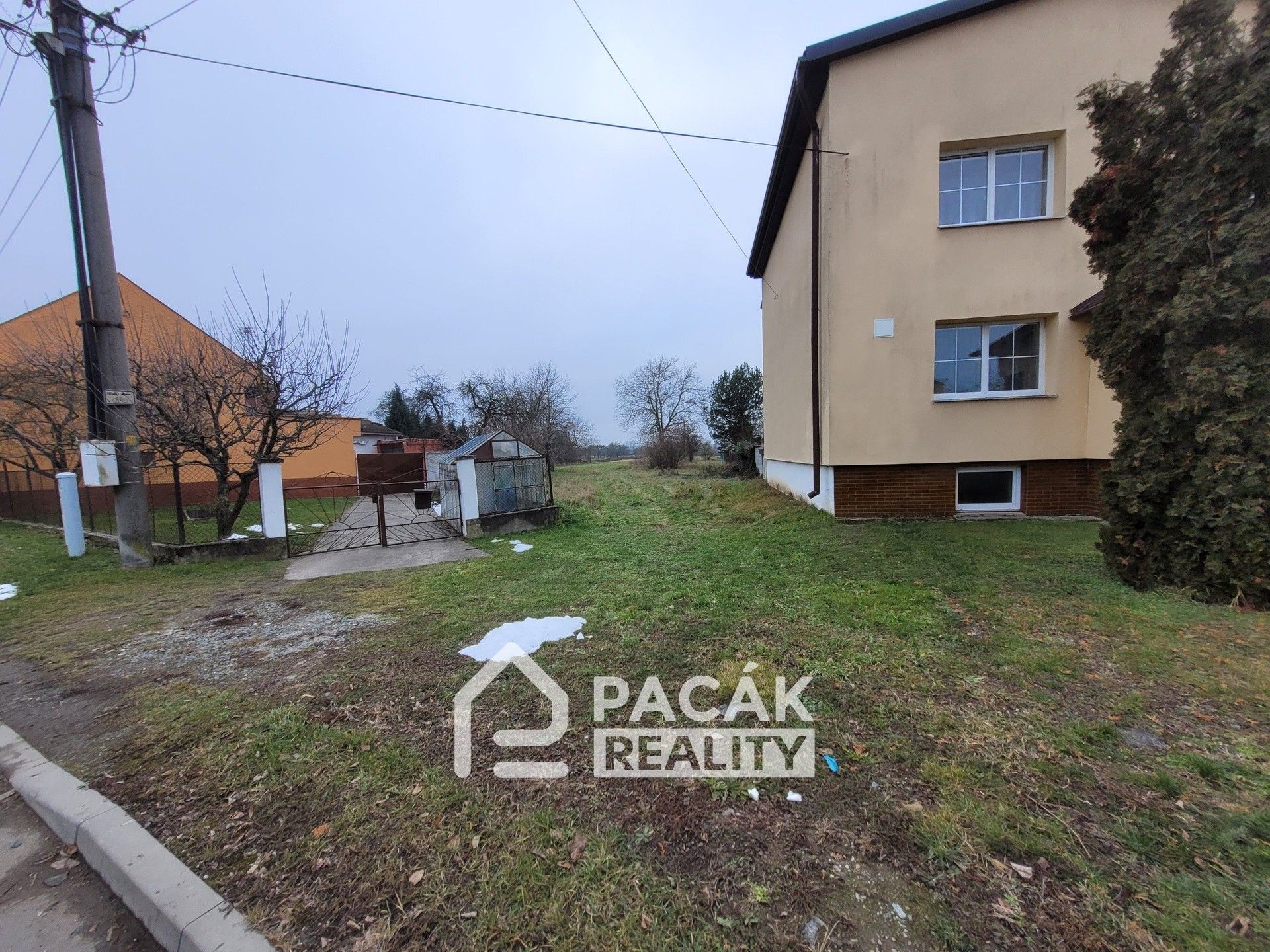 Prodej pozemek pro bydlení - Lobodice, 2 117 m²