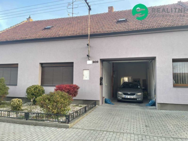 Rodinné domy, Čejkovská, Velké Bílovice, 385 m²