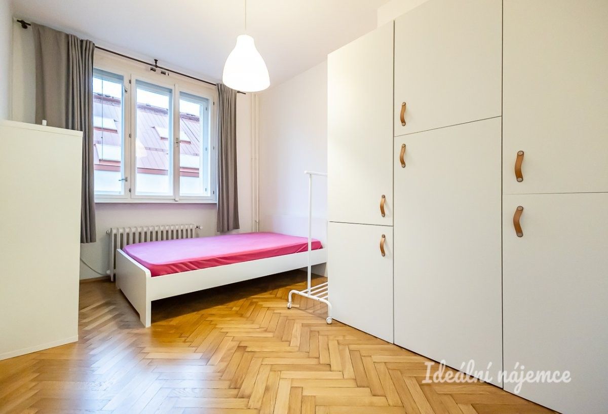 1+kk, Sobotecká, Praha, 18 m²