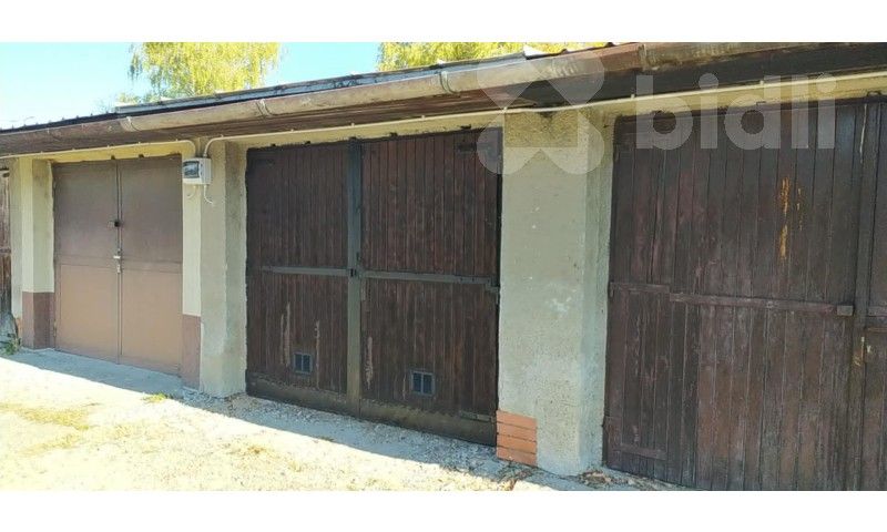 Garáže, Záhlinická, Hulín, 18 m²