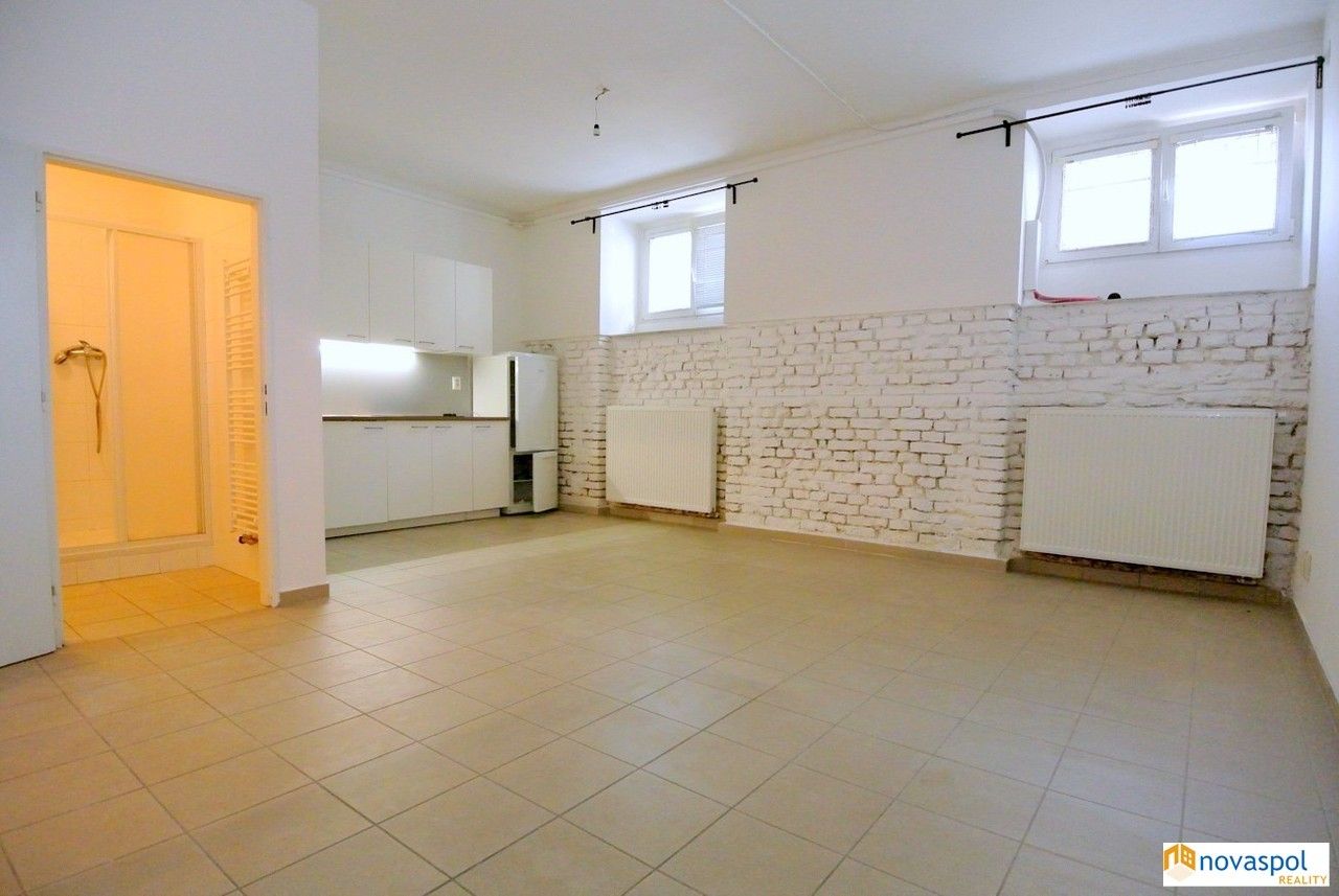 Pronájem byt 2+kk - Rooseveltova, Praha, 65 m²