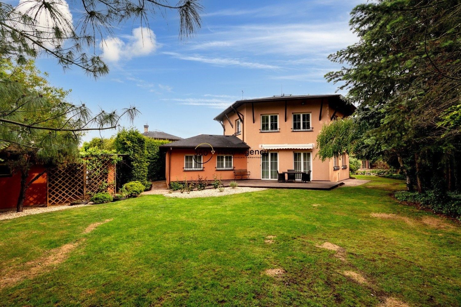 Rodinné domy, Vinoř, Praha, 486 m²