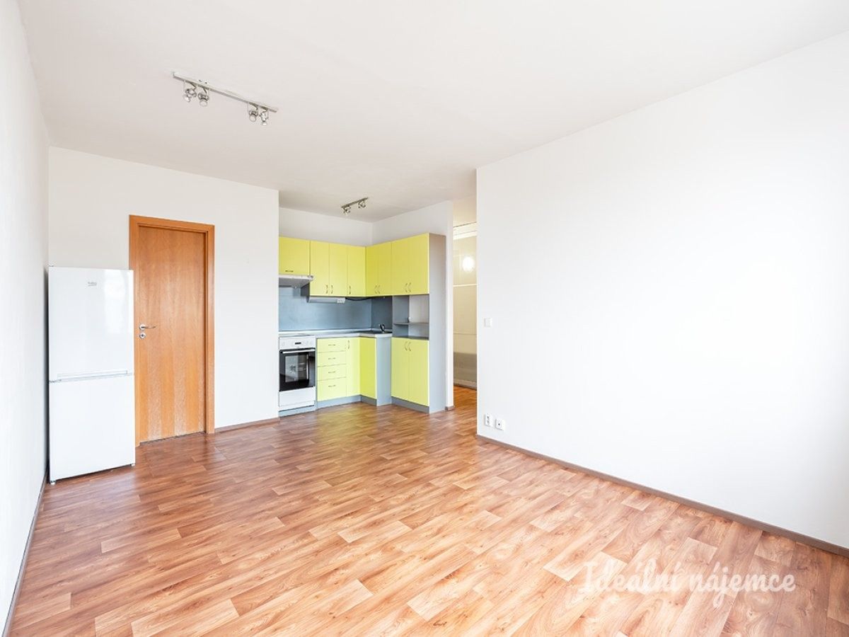 Pronájem byt 2+kk - Pujmanové, Praha, 39 m²