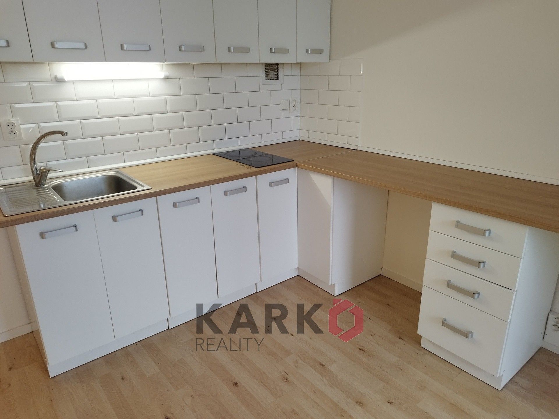 Pronájem byt 1+kk - Lešenská, Praha, 30 m²