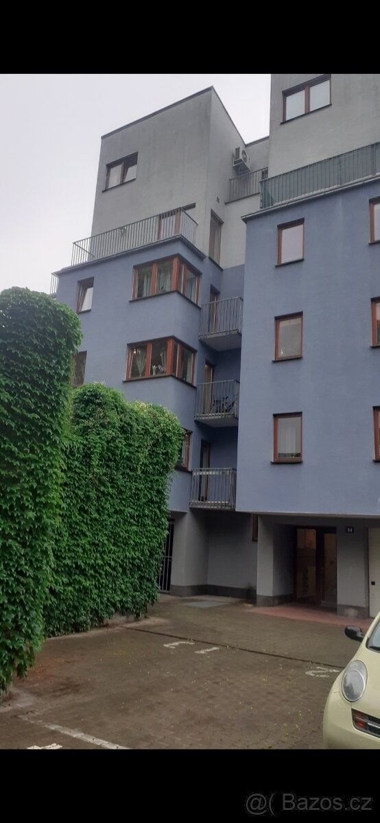 Garáže, Praha, 180 00