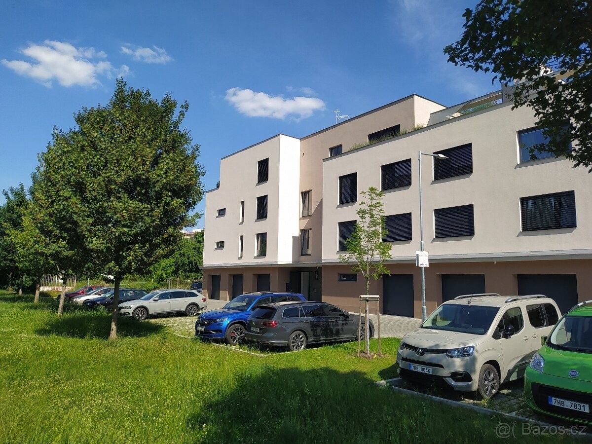 Pronájem byt 2+kk - Hradec Králové, 500 02, 52 m²