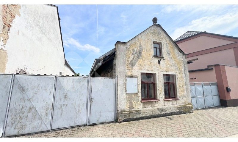 Prodej rodinný dům - Husova, Rožďalovice, 56 m²