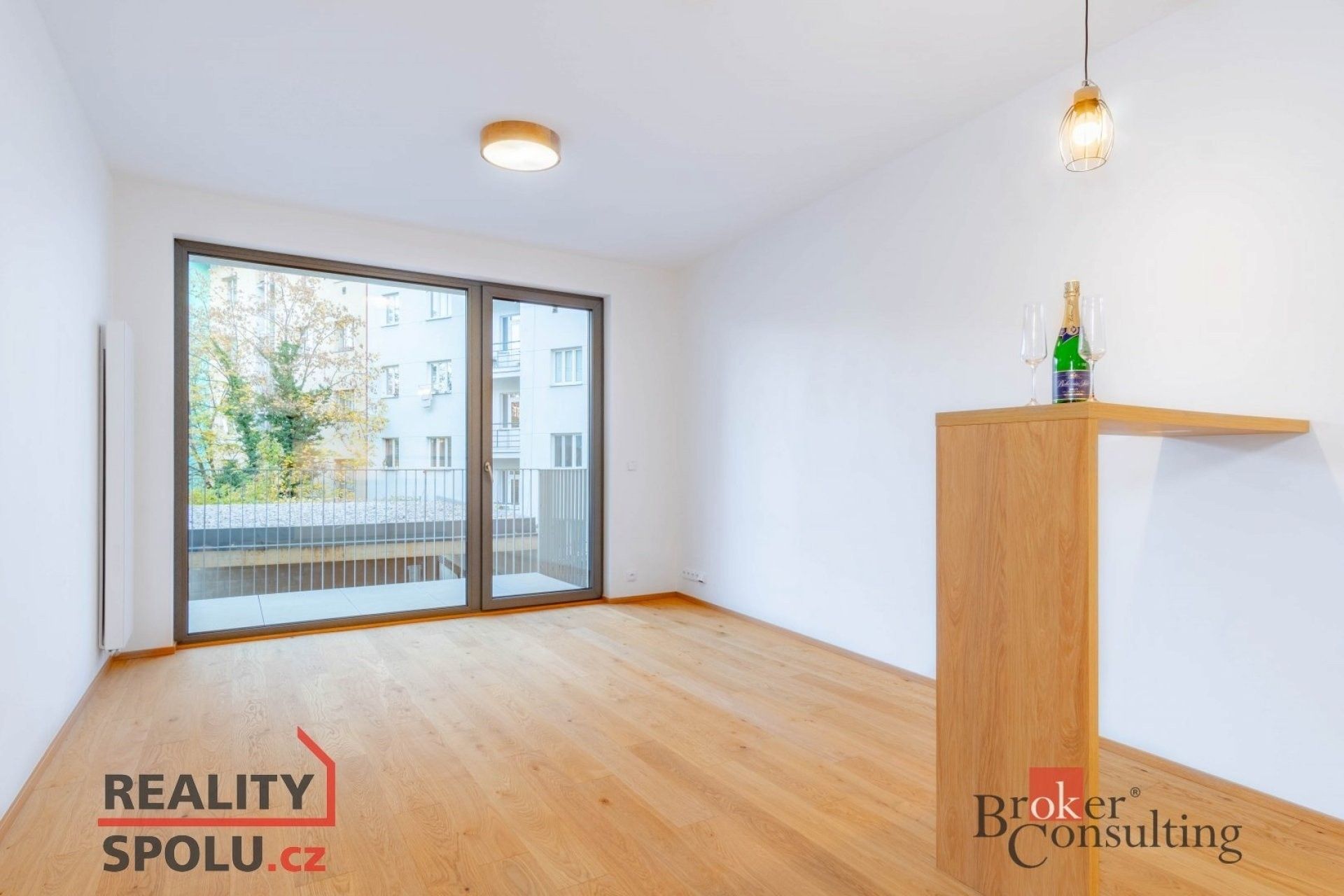 Pronájem byt 2+kk - Kloboučnická,Nusle,Praha, 52 m²