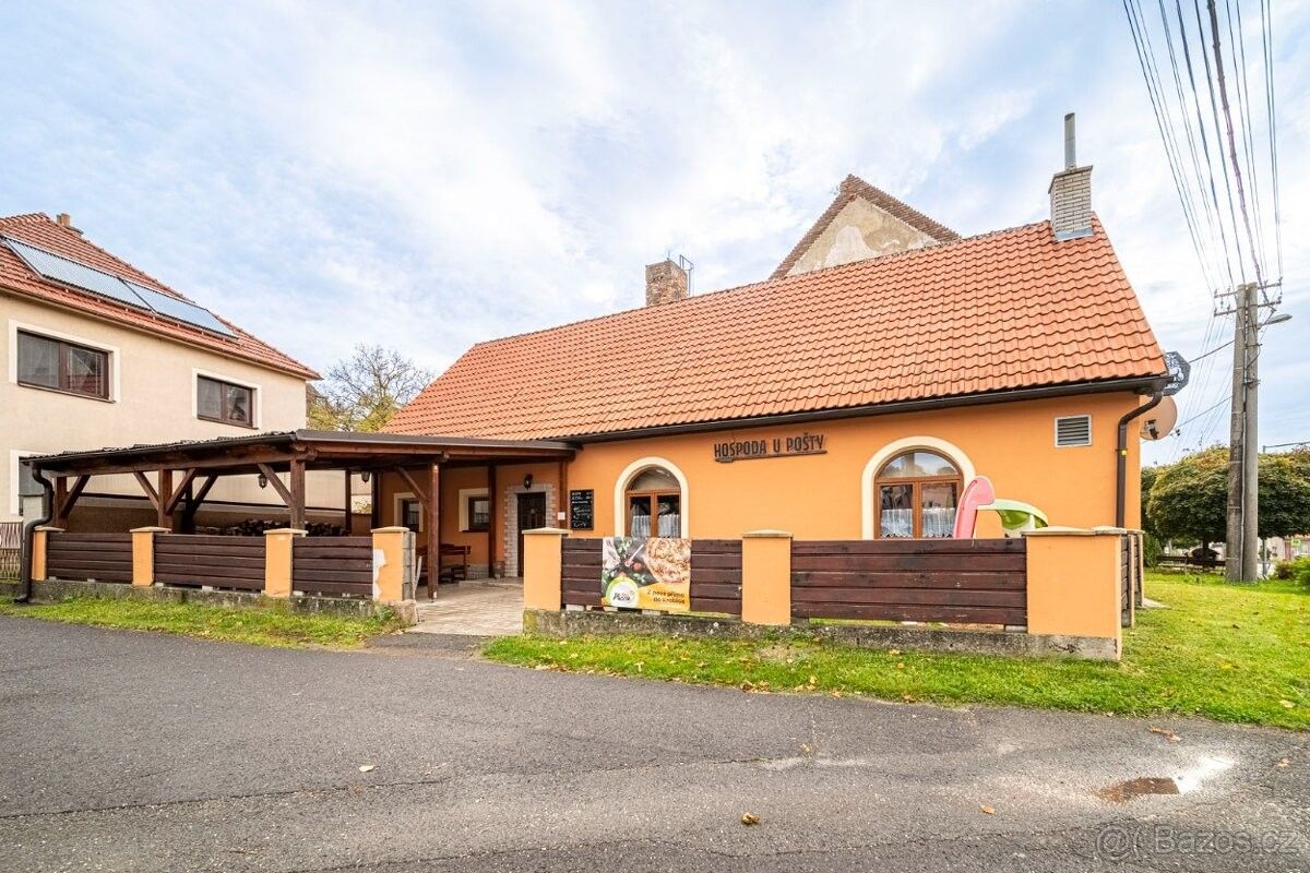 Restaurace, Lopeník, 687 74