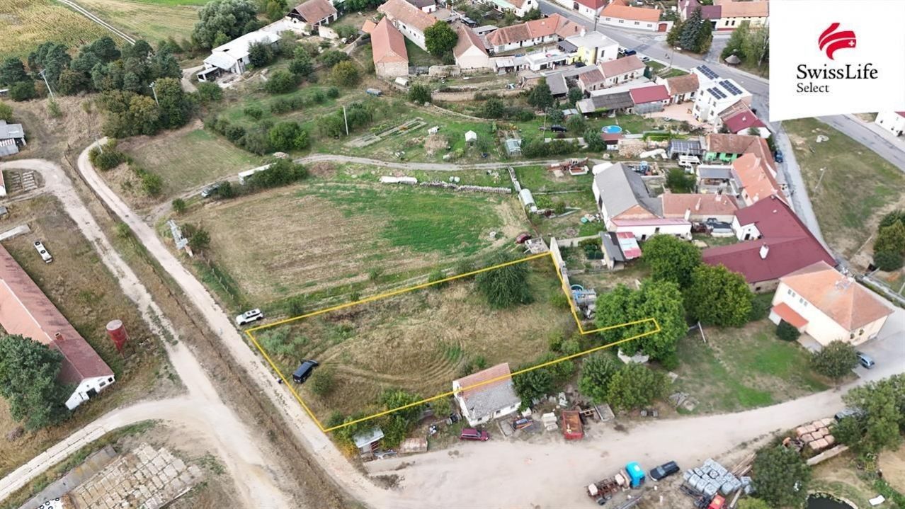 Prodej pozemek pro bydlení - Hostim