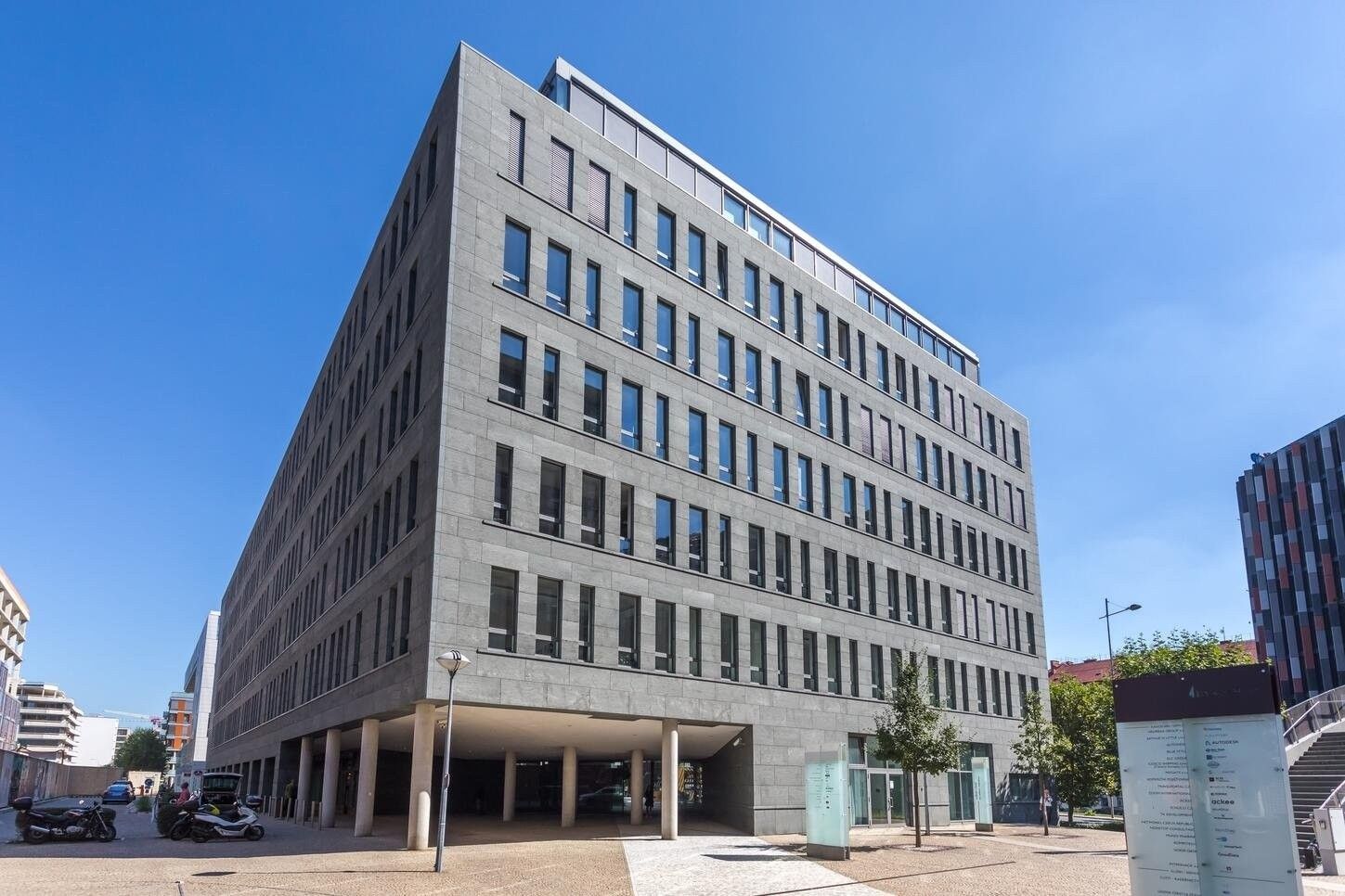 Pronájem kancelář - Karolinská, Praha, 50 m²