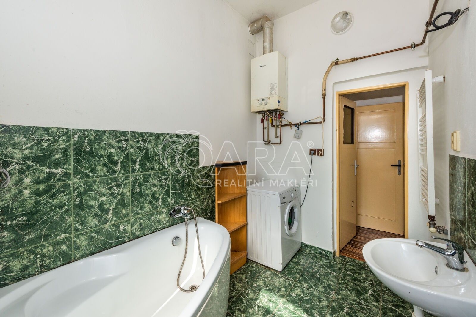 2+1, K. Čapka, Hostinné, 52 m²