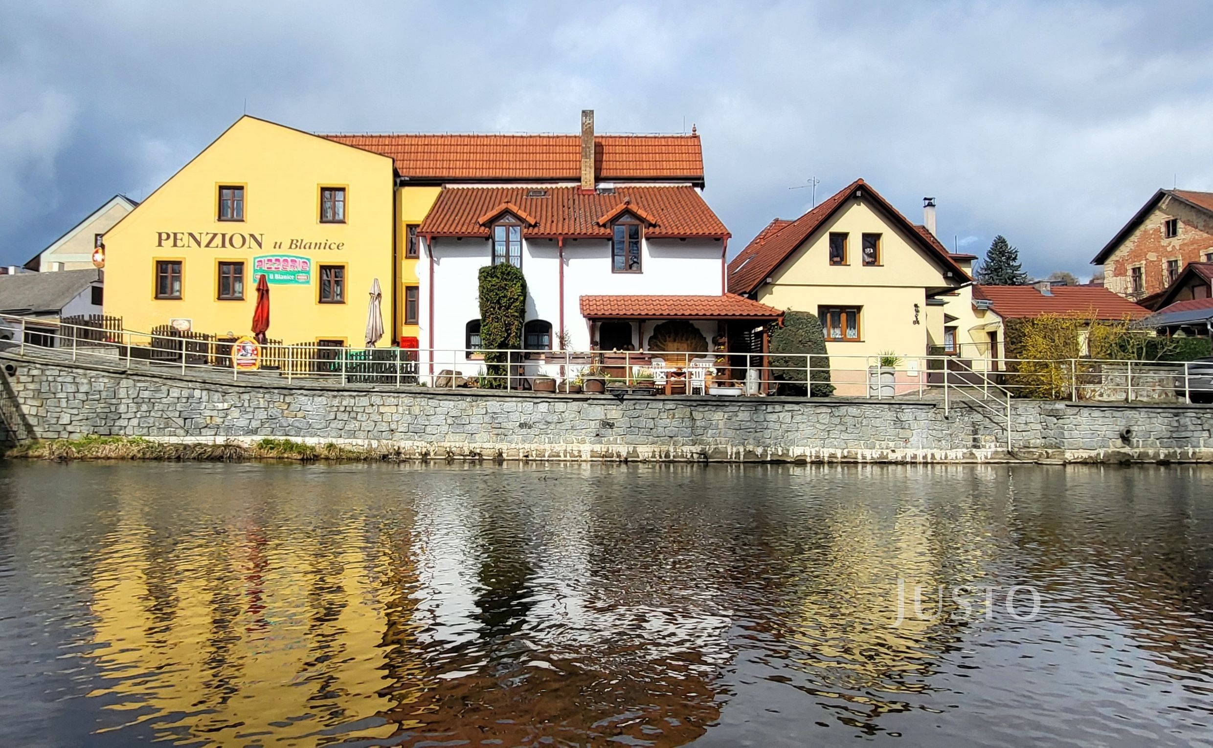 Prodej dům - Komenského, Husinec, 89 m²