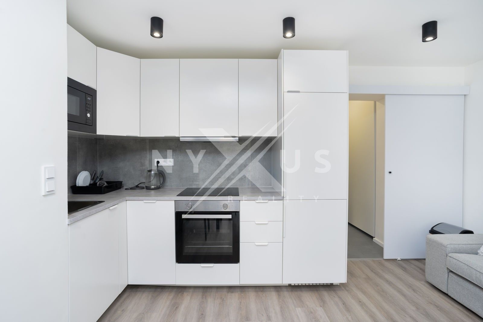 Prodej byt 1+kk - Roháčova, Praha, 32 m²