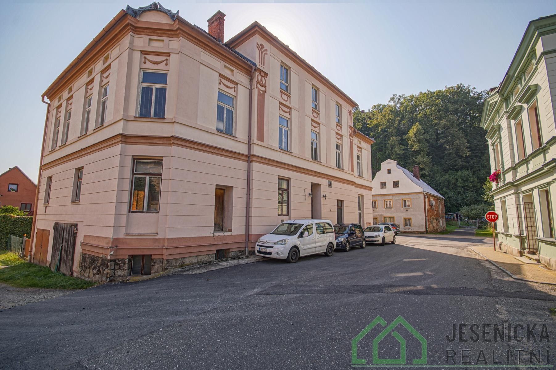 Rodinné domy, Míru, Javorník, 259 m²