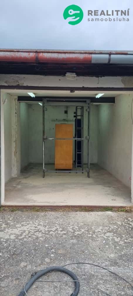 Garáže, Chodovská, Nová Role, 22 m²