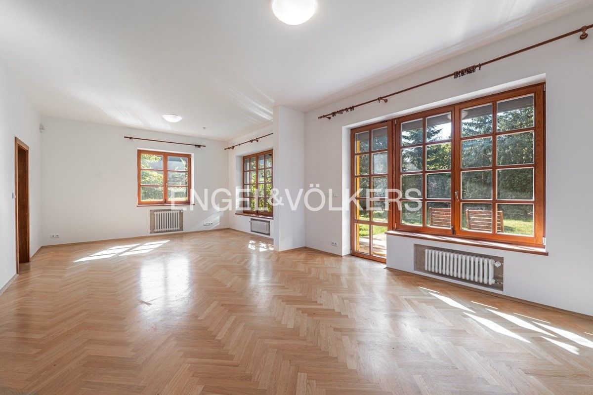 Vily, Oddělená, Praha, 316 m²