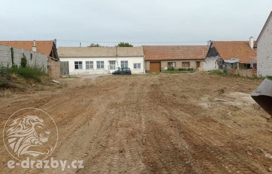 Prodej pozemek pro bydlení - Násedlovice, 2 112 m²