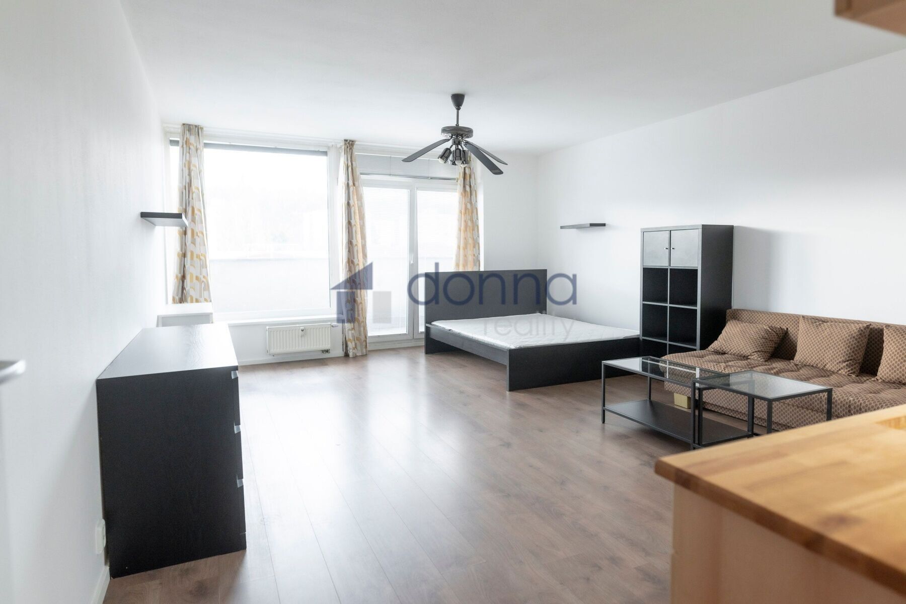 Pronájem byt 1+kk - Skloněná, Praha, 44 m²