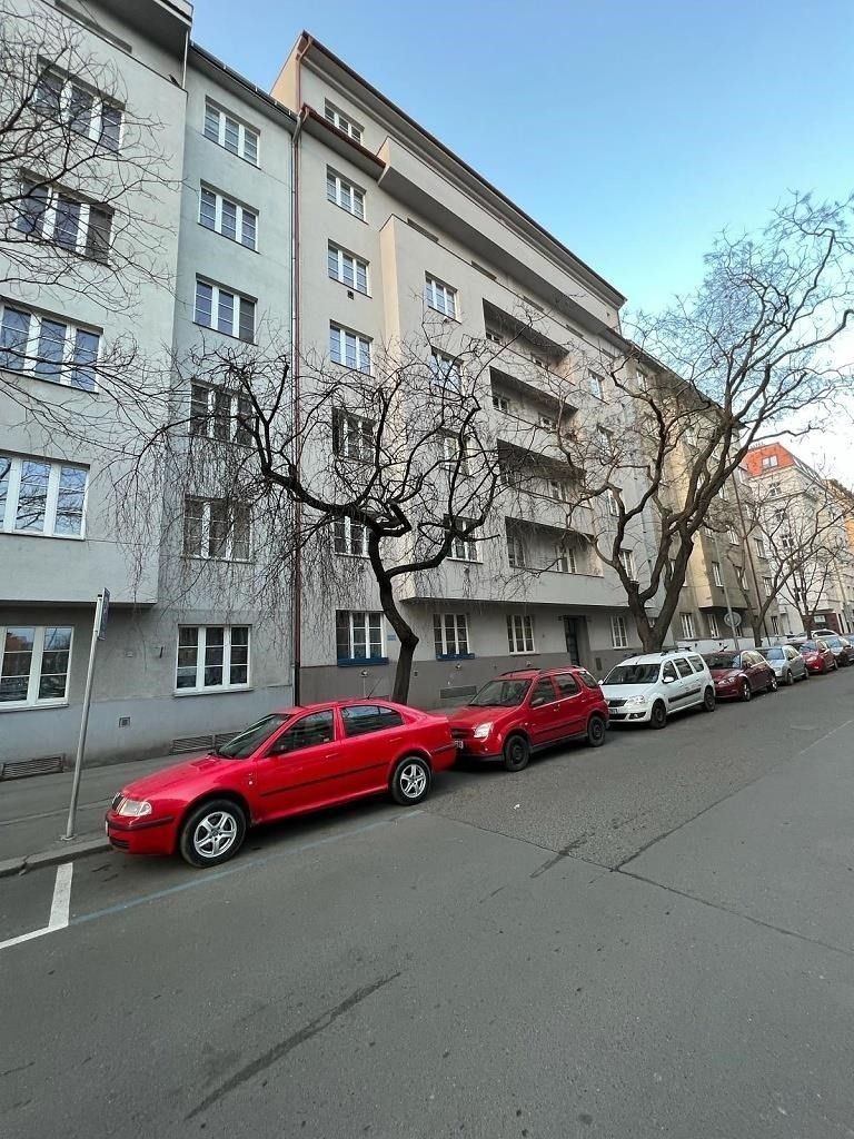 Prodej byt 2+kk - Biskupcova, Praha, 54 m²