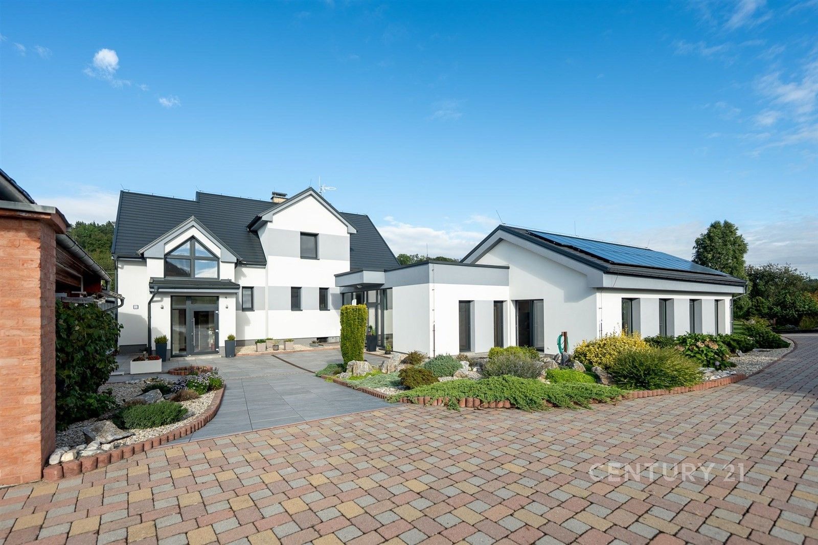 Vily, Rozstání, 395 m²