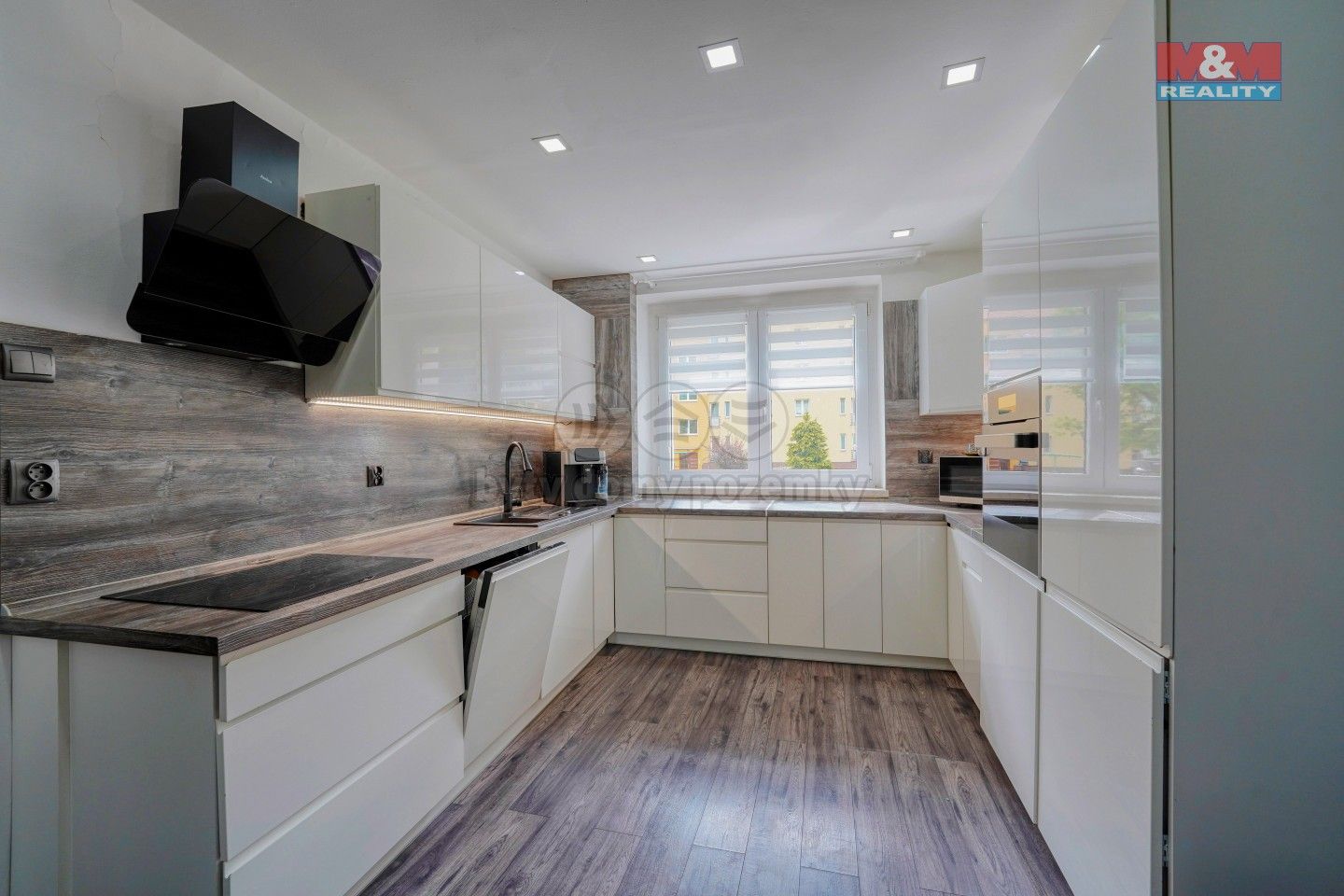 2+1, Šafaříkova, Ostrov, 55 m²