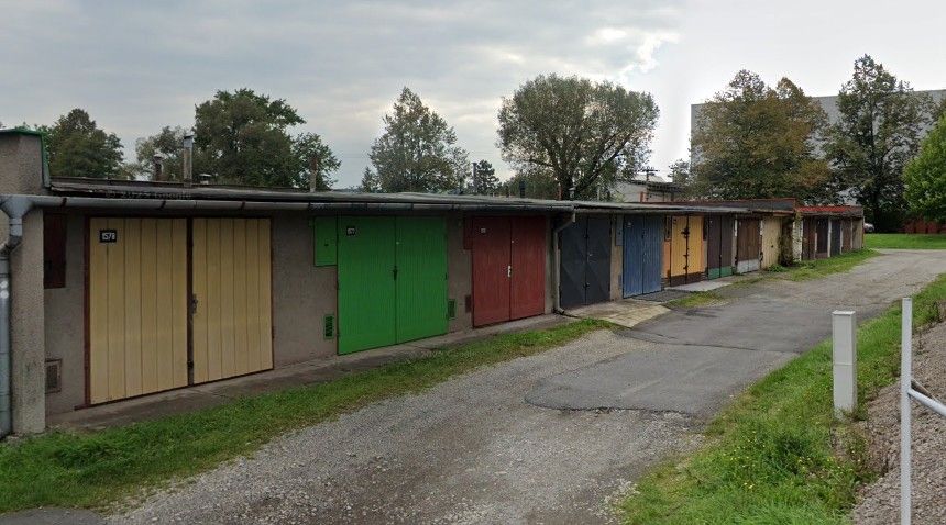 Garáže, Český Těšín, 737 01