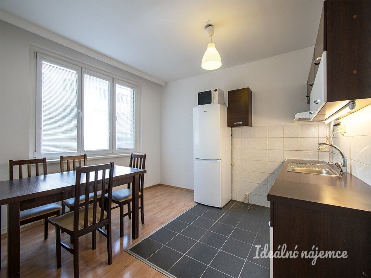 Pronájem byt 2+kk - Nedašovská, Praha, 37 m²