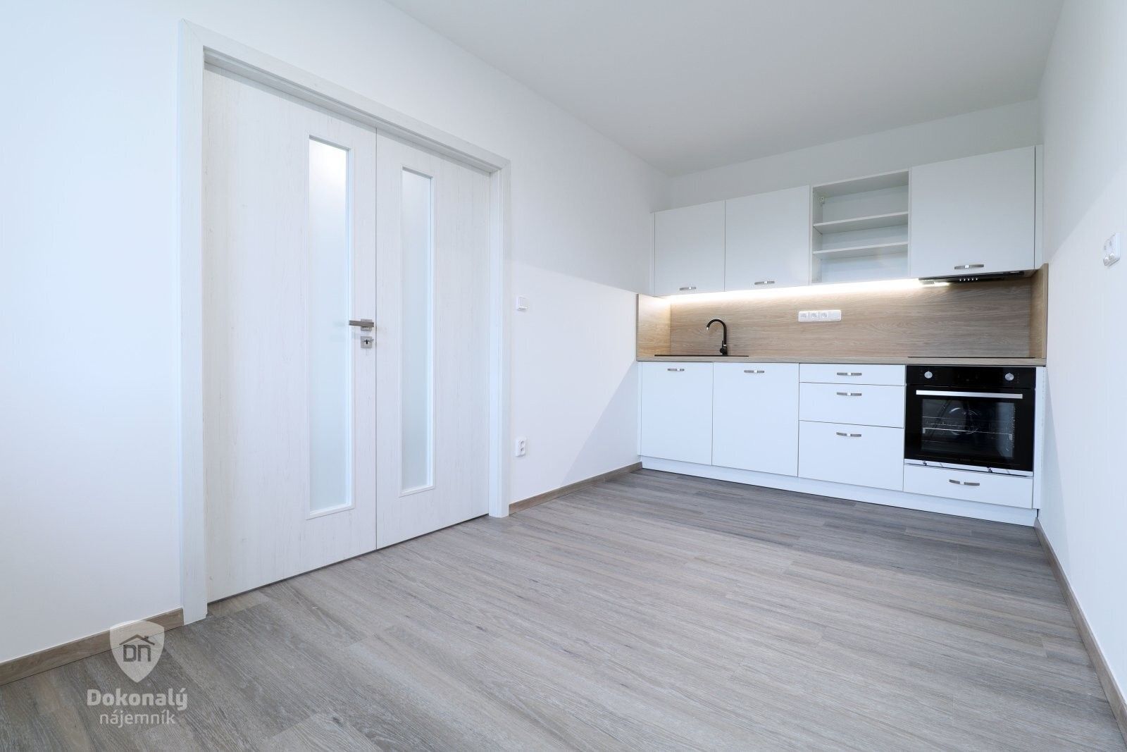 Pronájem byt 3+1 - Teplická, Praha, 69 m²