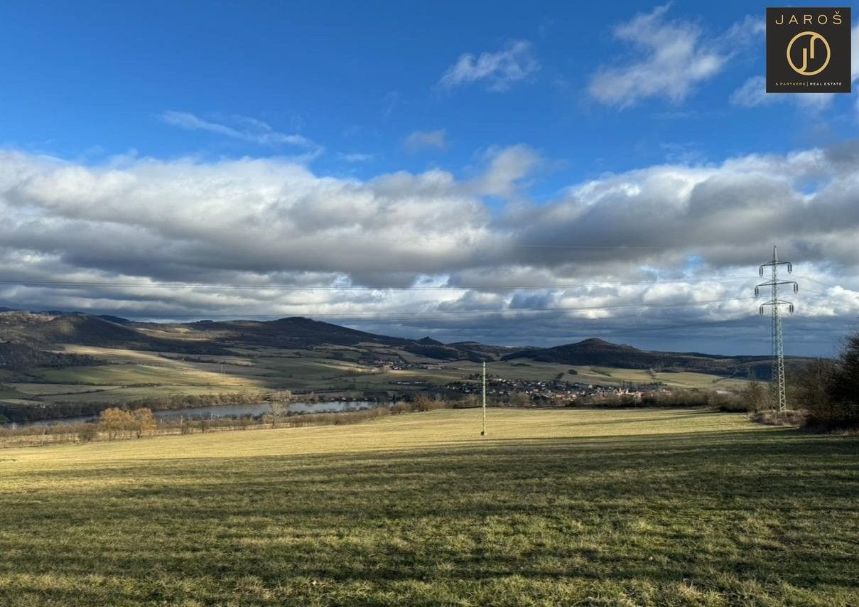 Prodej zemědělský pozemek - Prackovice nad Labem, 115 426 m²