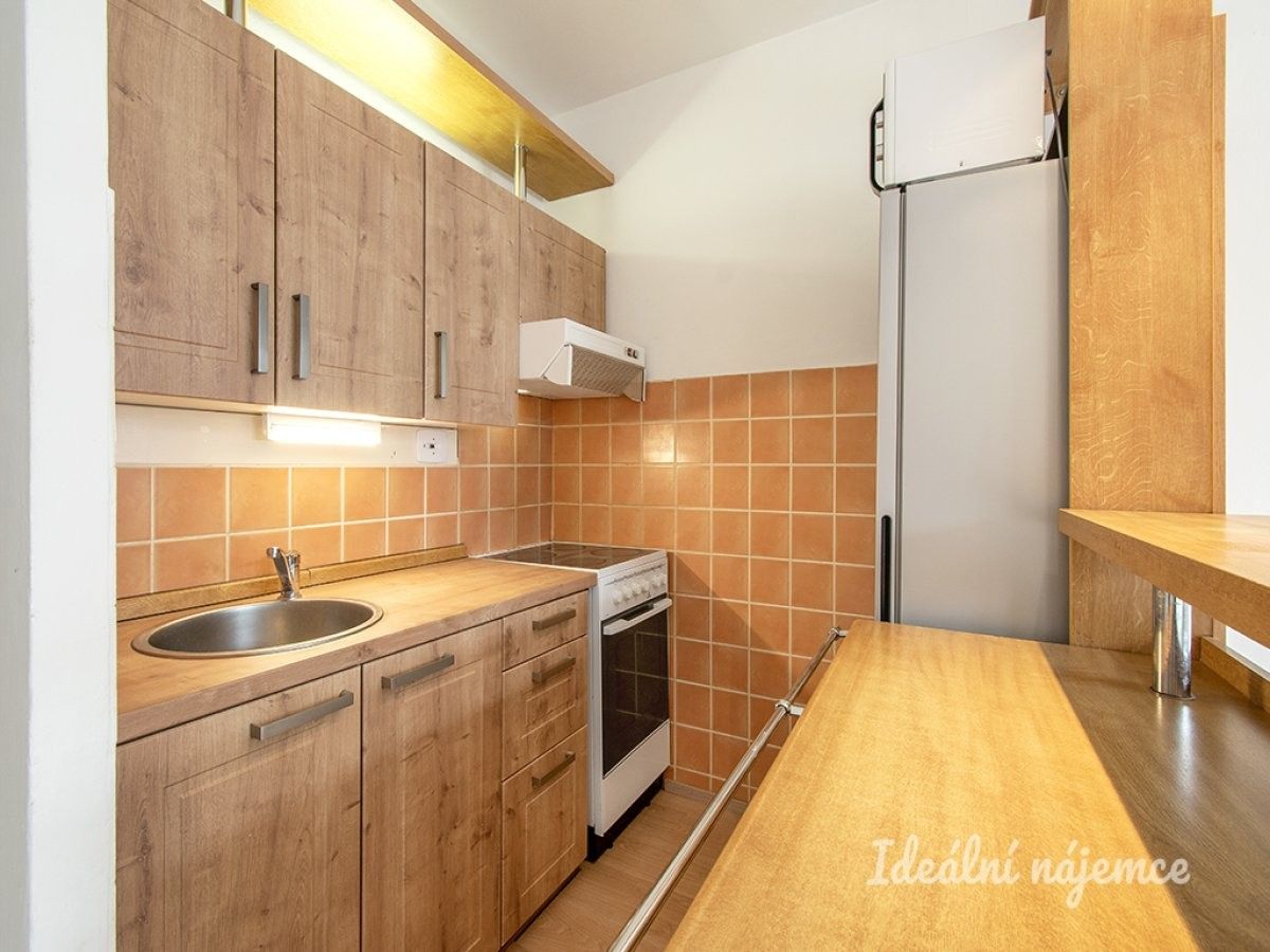 2+kk, Vitošská, Praha, 42 m²