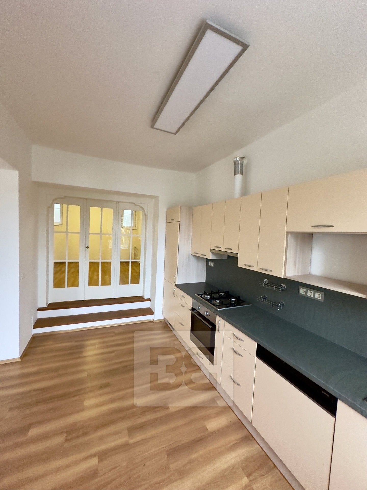 3+kk, Na Provaznici, Praha, 74 m²