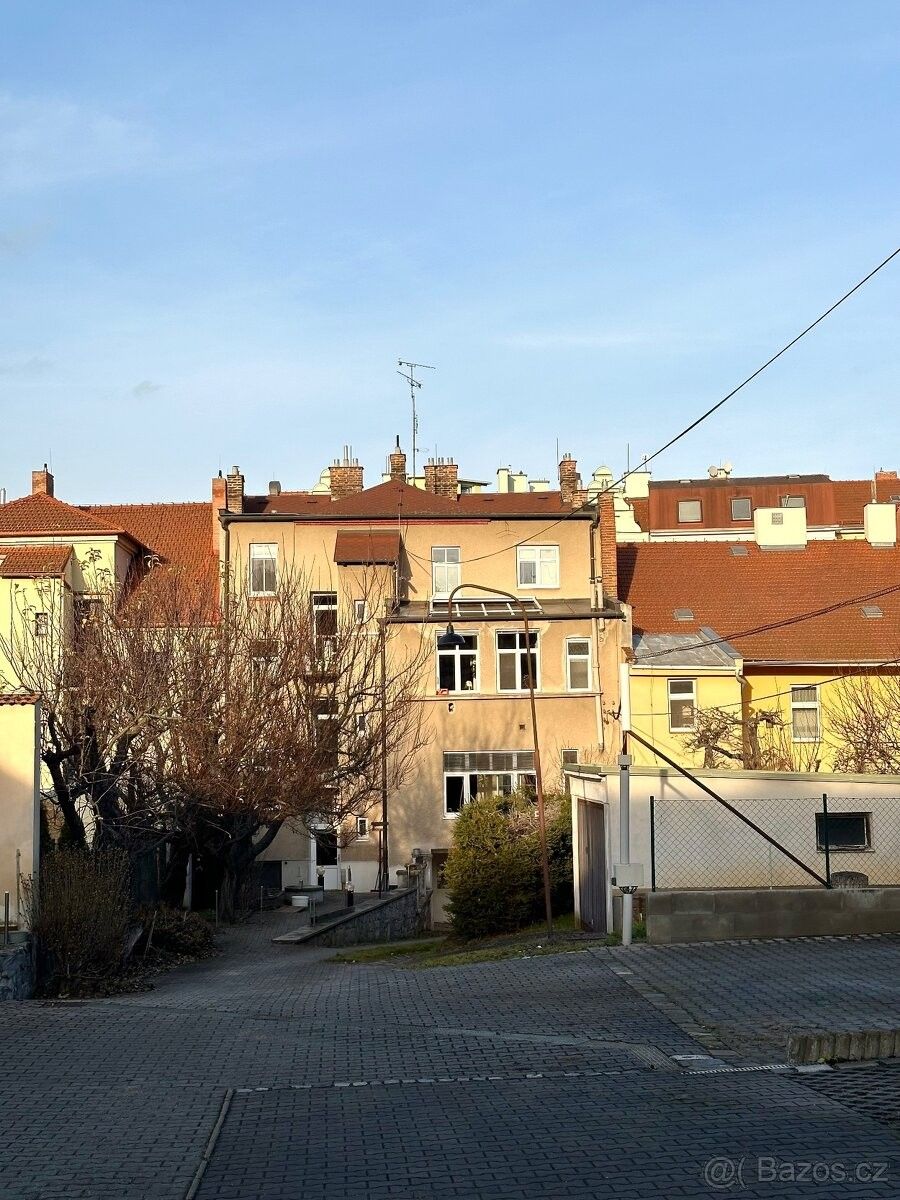 Pronájem garáž - Brno, 616 00, 15 m²