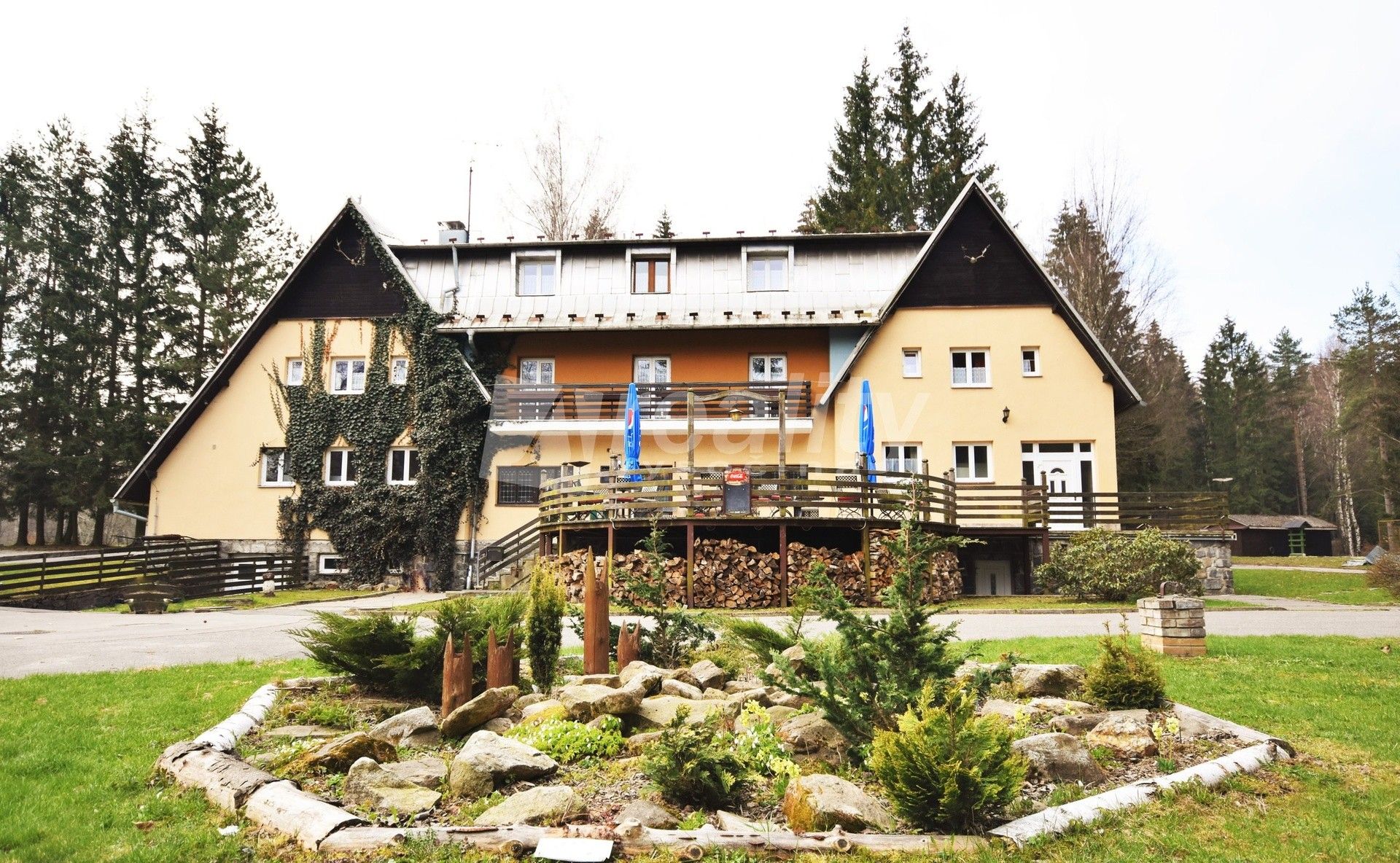 Ubytovací zařízení, Milovy, Sněžné, 13 m²