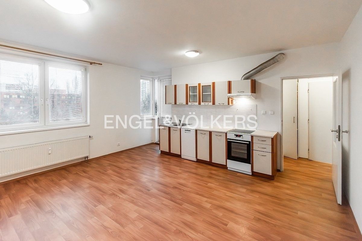 2+kk, Hnězdenská, Praha, 50 m²