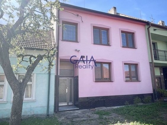 Prodej rodinný dům - Louka nad Veličkou, 696 76