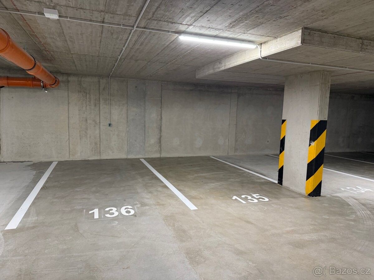 Garáže, Olomouc, 779 00