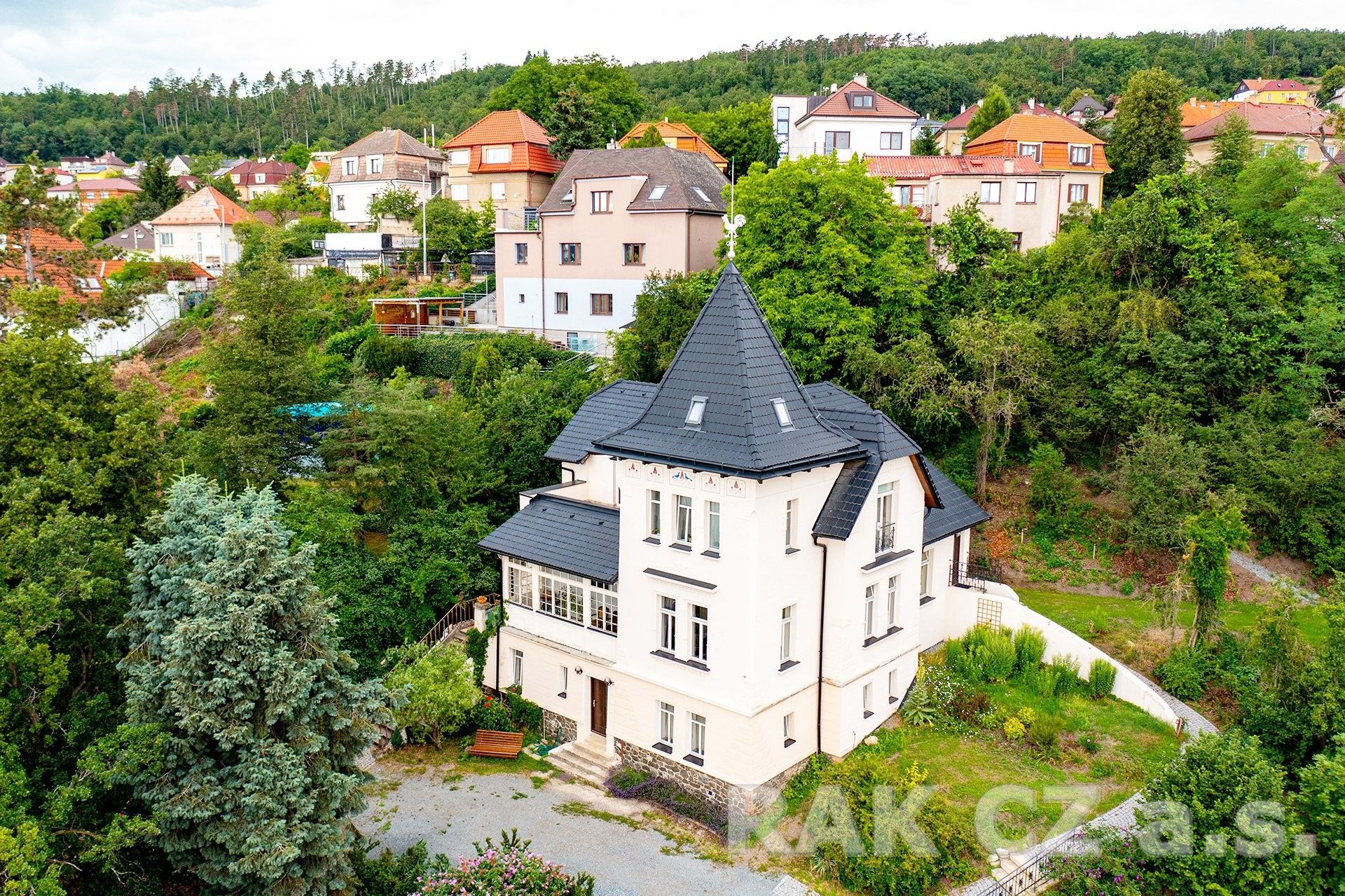 Prodej vila - Prvomájová, Praha, 338 m²