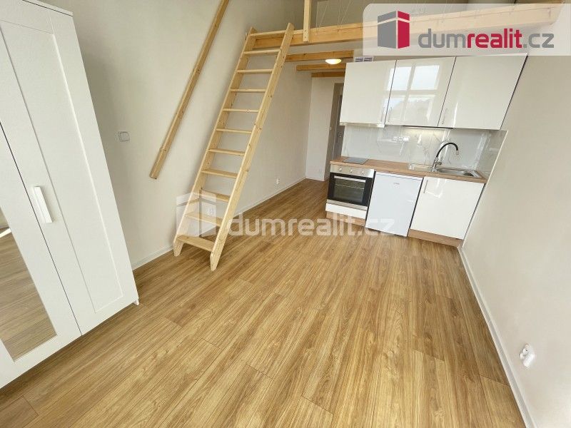 1+kk, Na Valentince, Praha, 35 m²