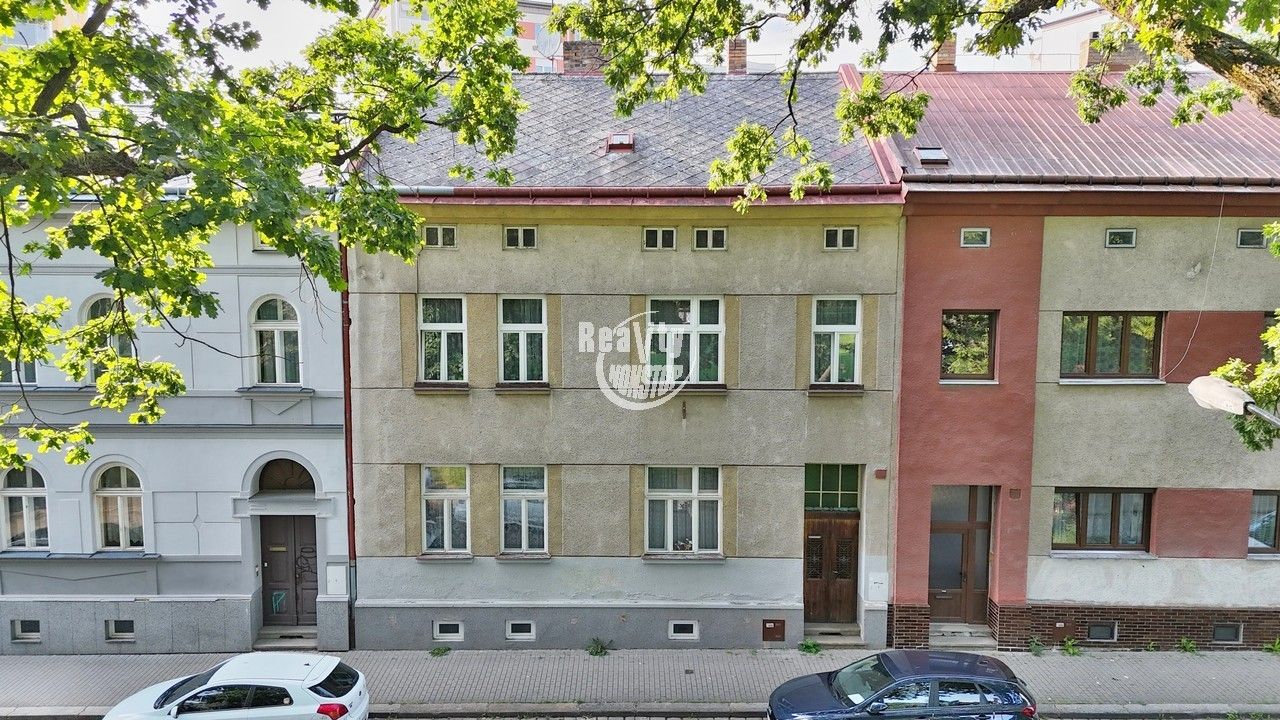 Rodinné domy, Štefánikovo náměstí, Jihlava, 390 m²