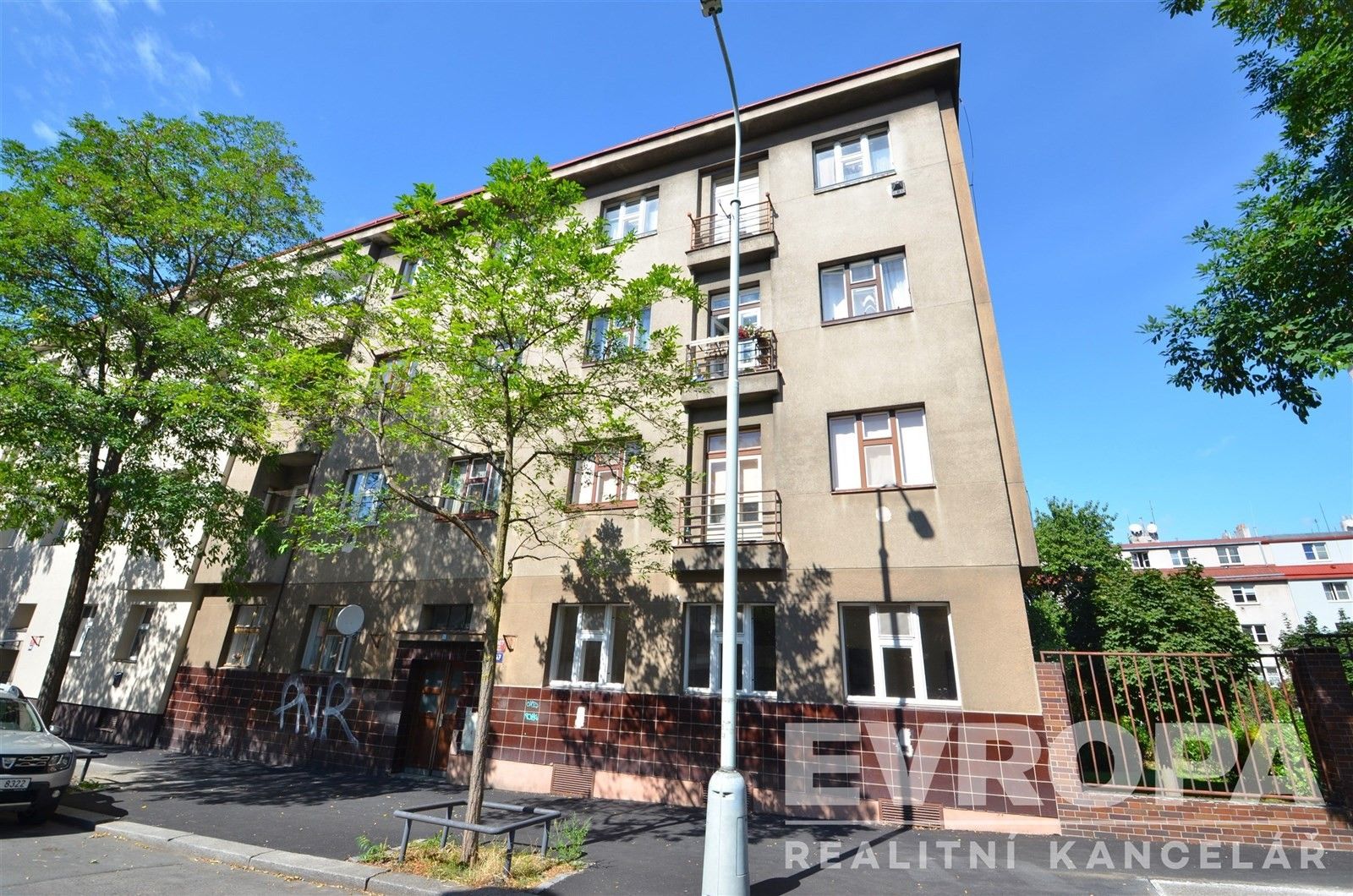 Prodej byt 3+1 - Jeseniova, Praha, 83 m²