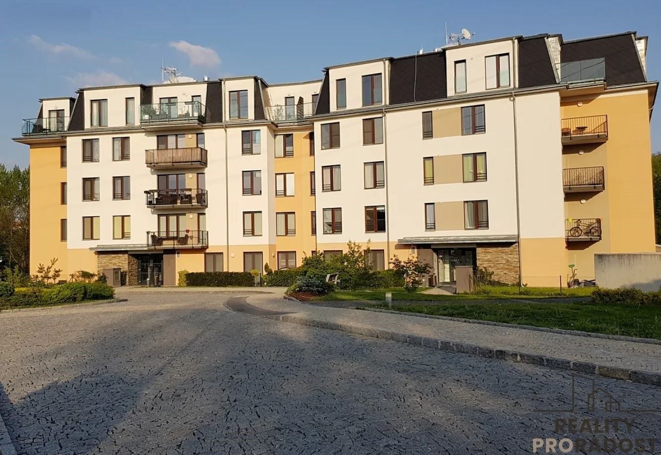 3+kk, Nademlejnská, Praha, 86 m²