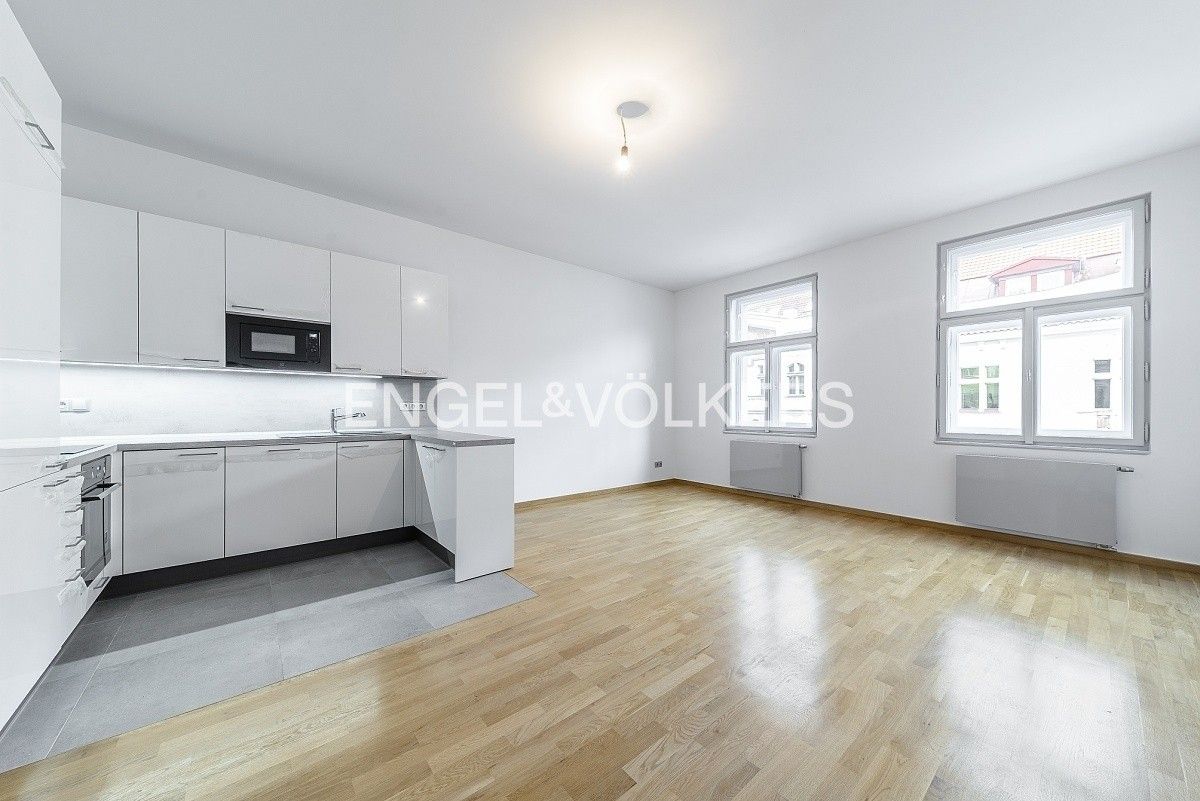 2+kk, Vinohradská, Praha, 71 m²