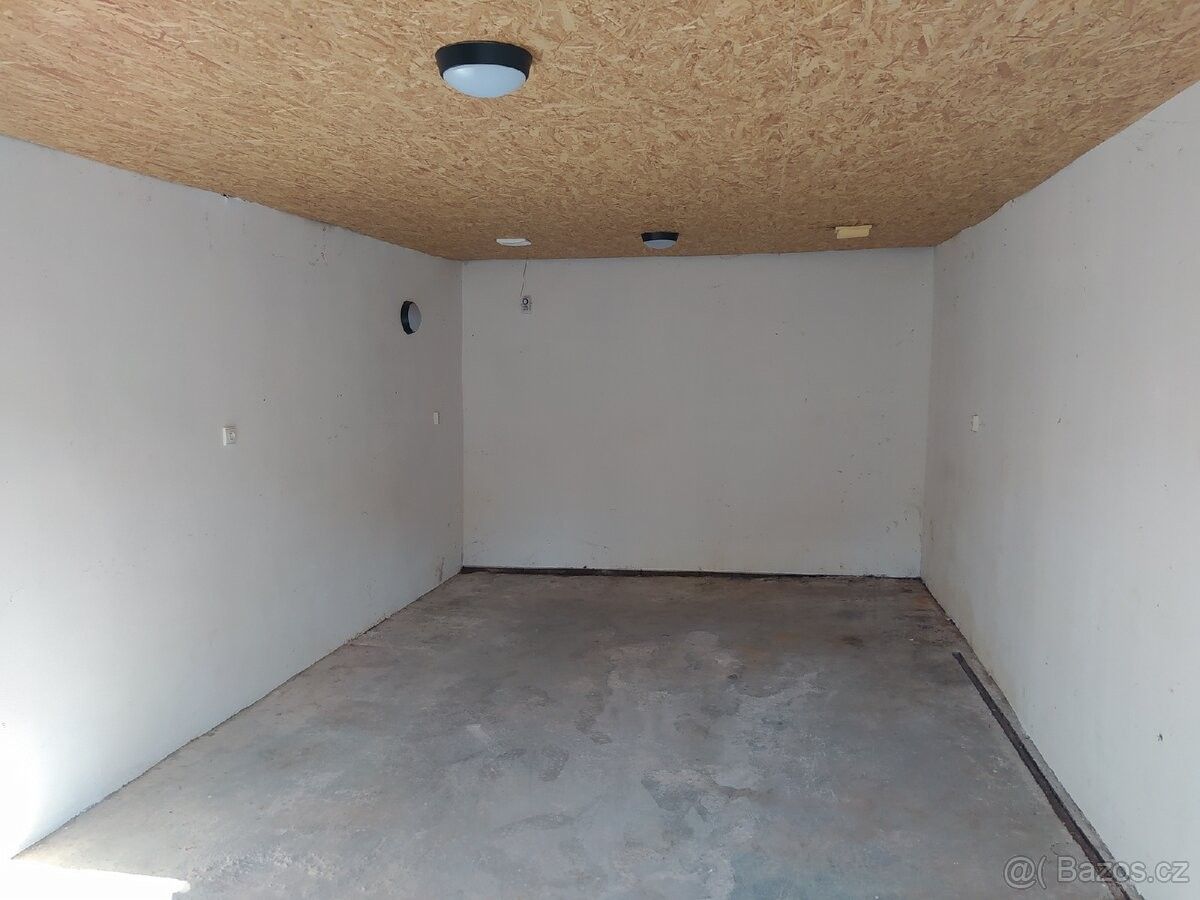 Garáže, Náchod, 547 01