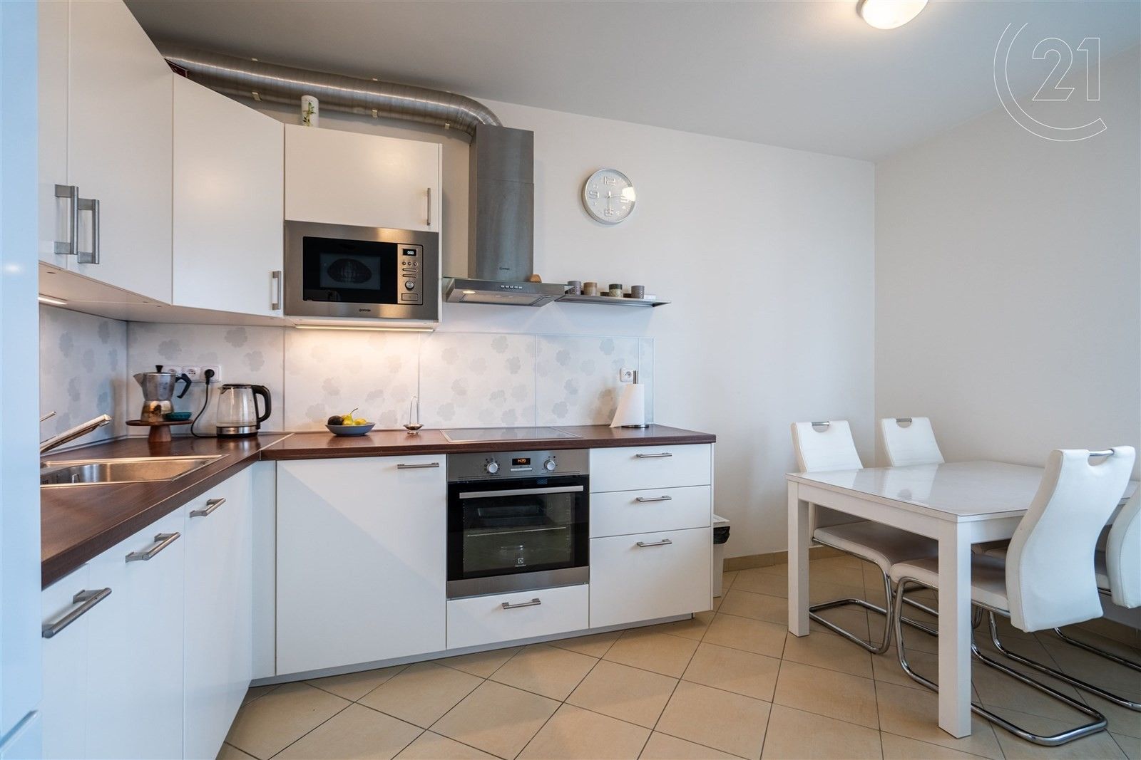 Pronájem byt 2+kk - Pavla Beneše, Praha, 49 m²