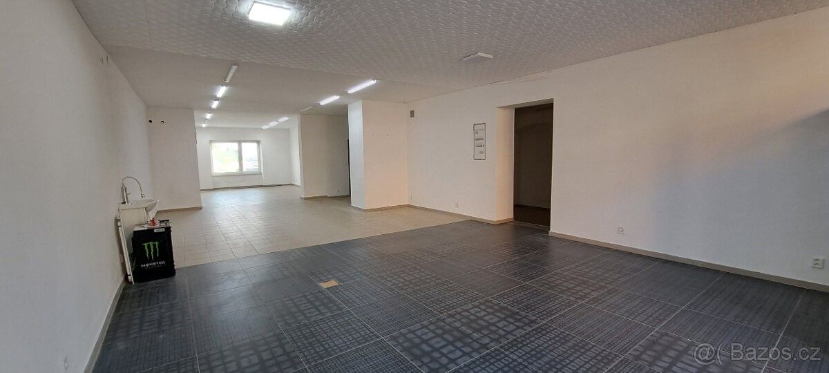 Pronájem obchodní prostory - Moravské Budějovice, 676 02, 125 m²