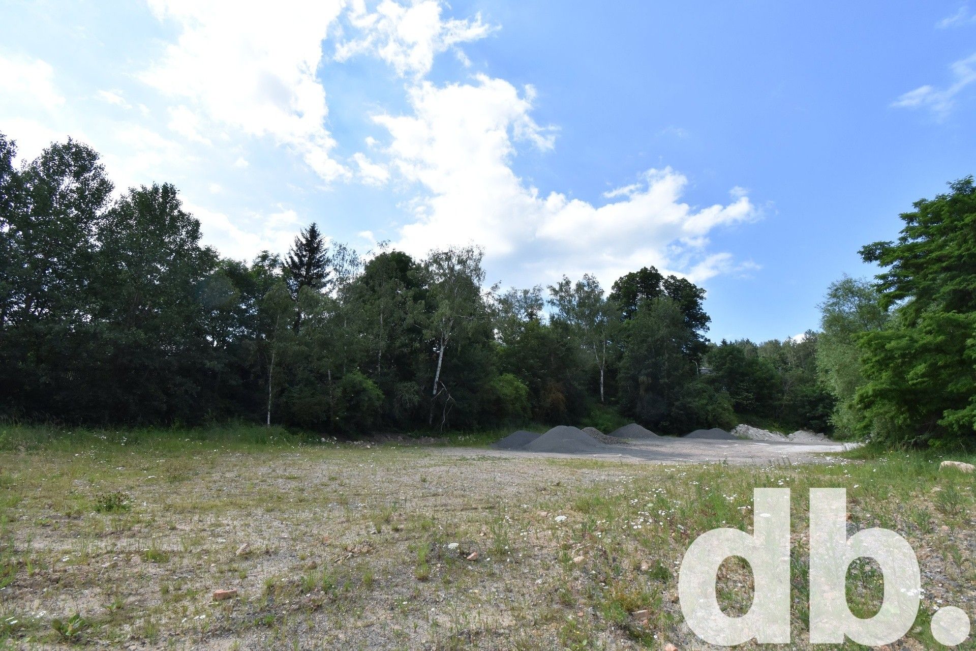 Prodej komerční pozemek - Lesov, Sadov