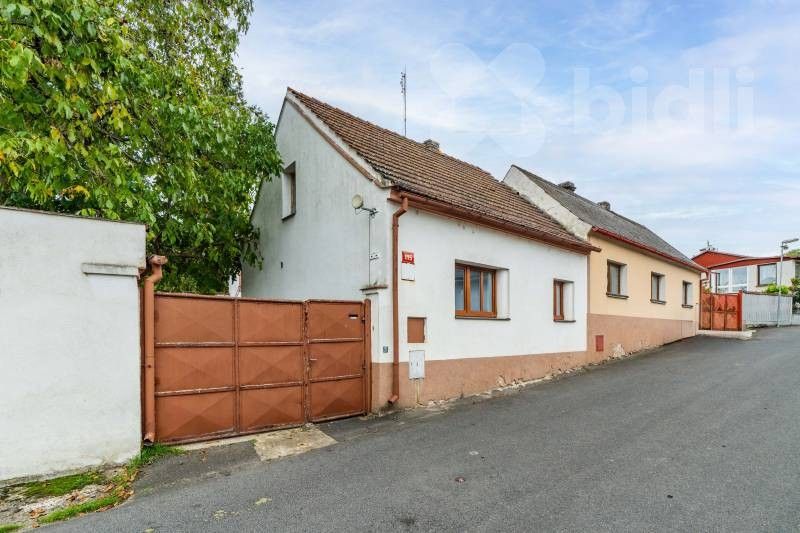 Rodinné domy, Růžová, Čížkovice, 100 m²